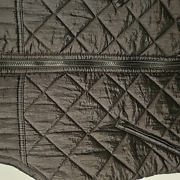 Graphite Puffer Vest - Picture 2 of 5